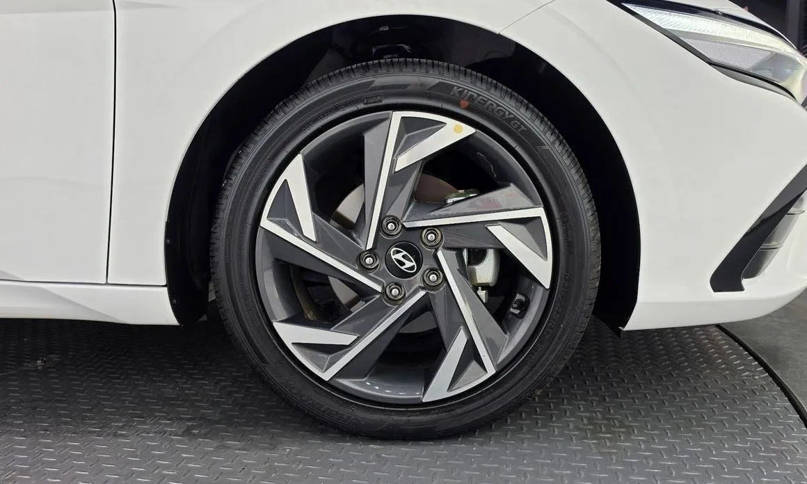 Hyundai AVANTE — фото 9