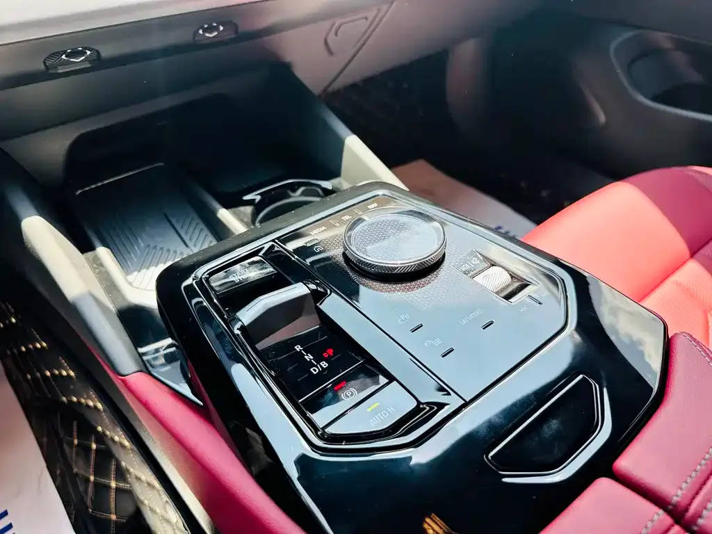 BMW i5 — фото 3
