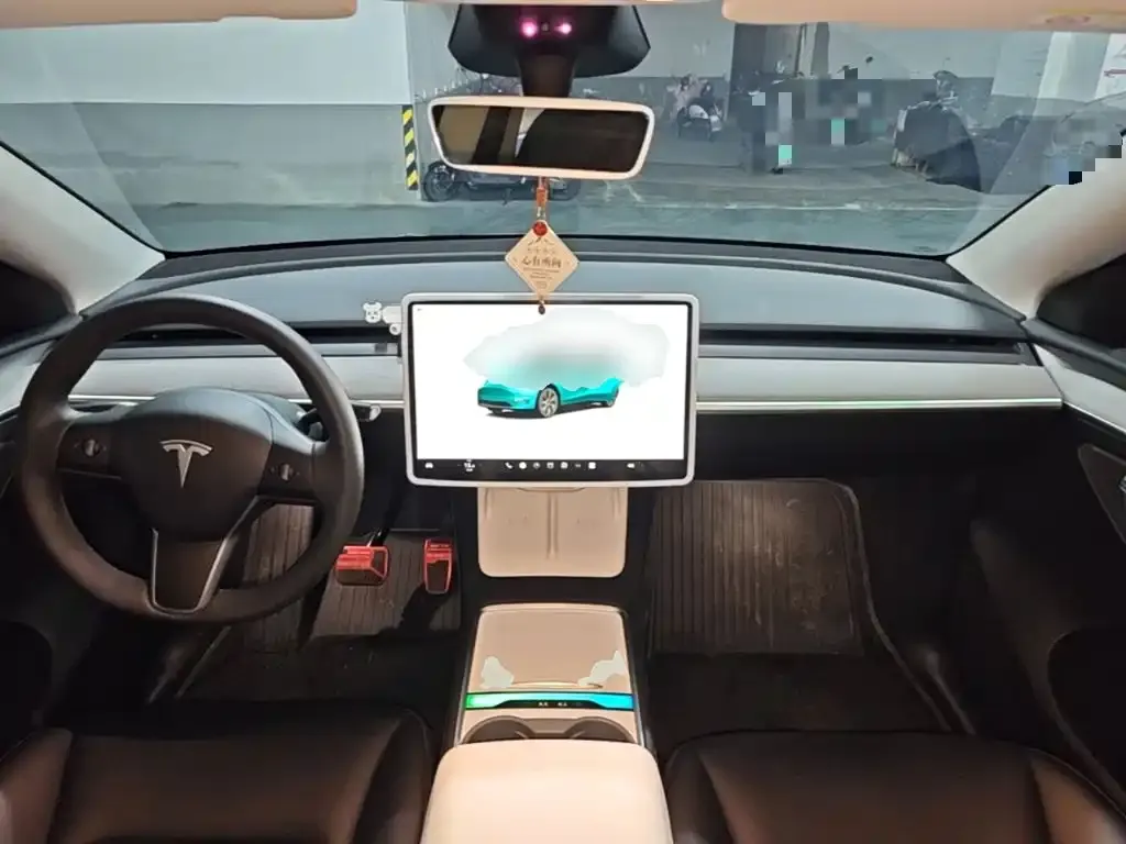 Tesla Model Y — фото 2