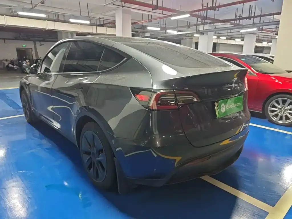 Tesla Model Y — фото 9