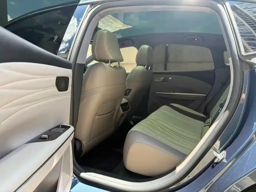 Geely Galaxy Xingyao 8 2025 из CN, фото 10