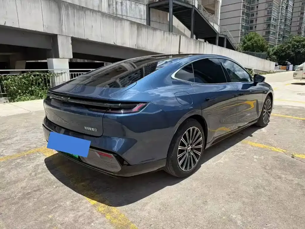 Geely Galaxy Xingyao 8 2025 из CN, фото 2