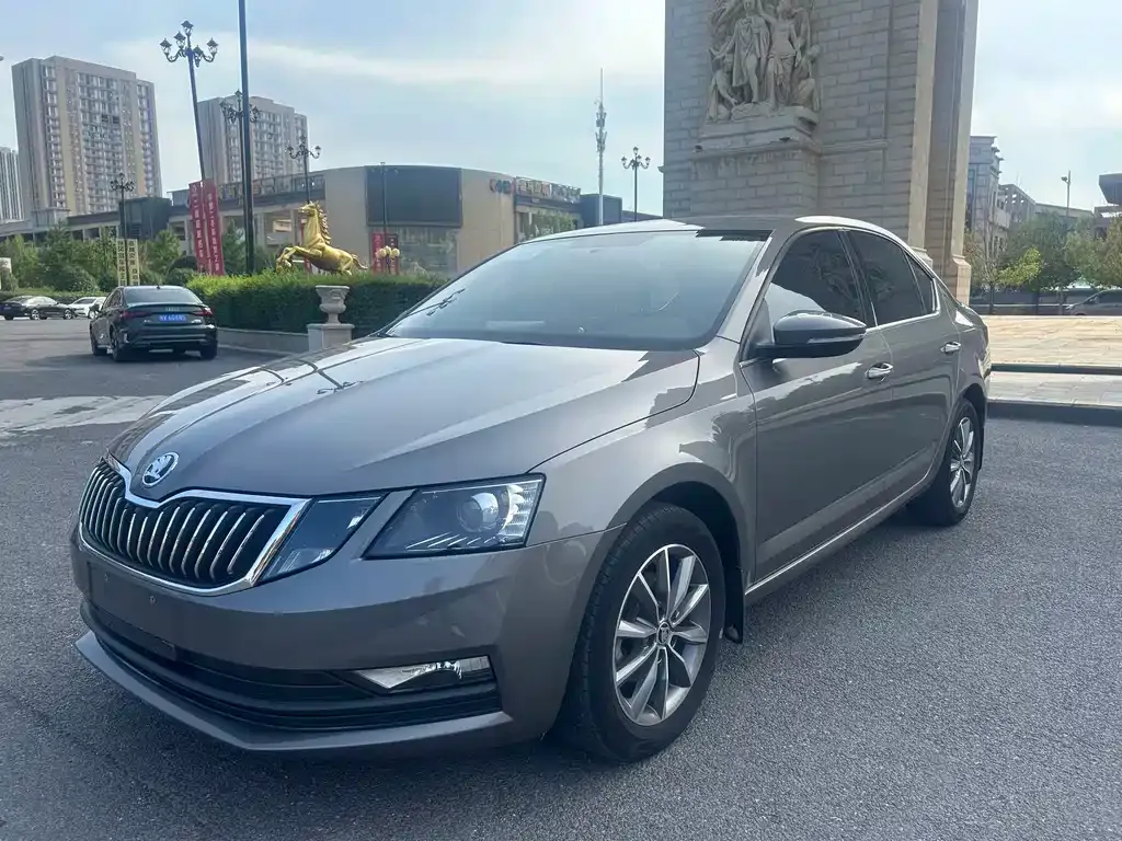 Skoda Octavia — фото 4