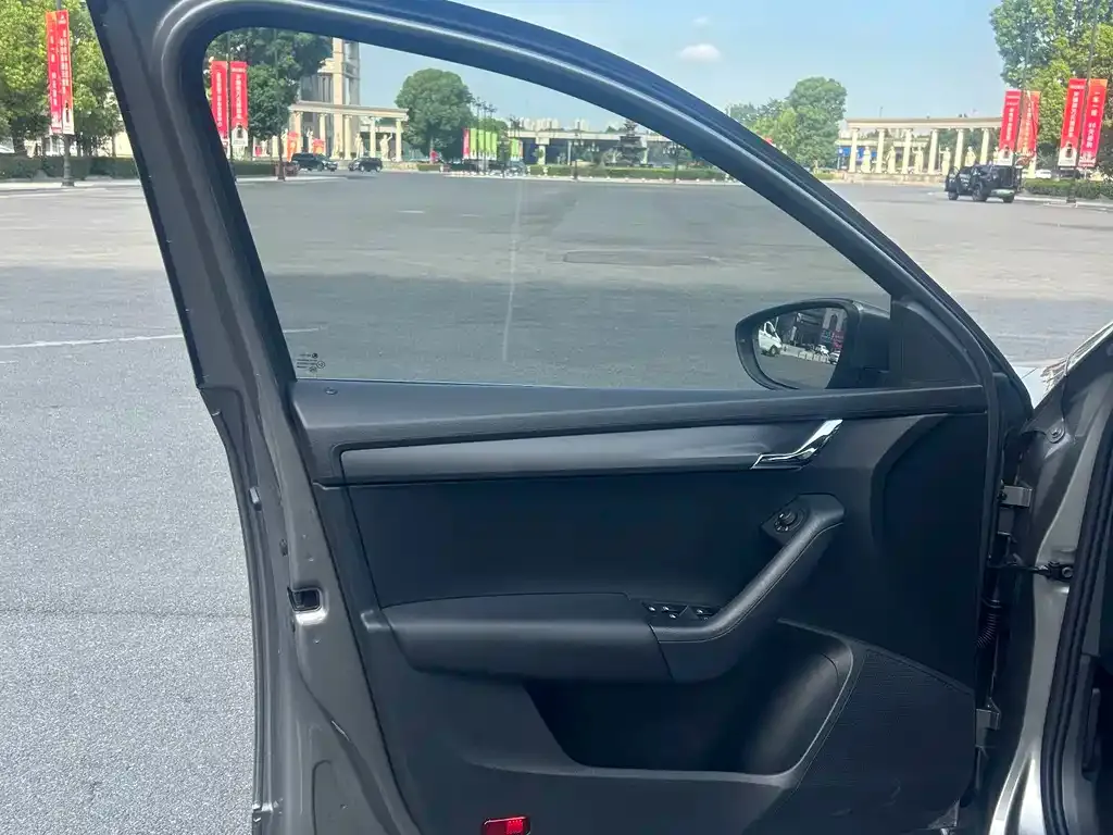 Skoda Octavia — фото 3