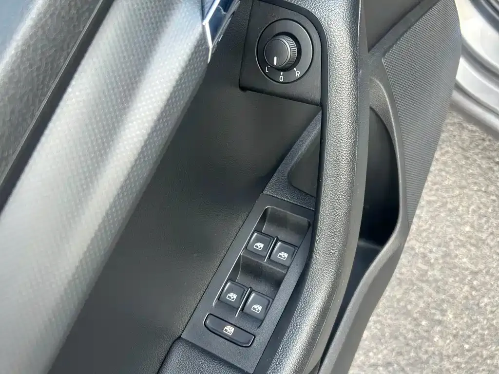 Skoda Octavia — фото 7