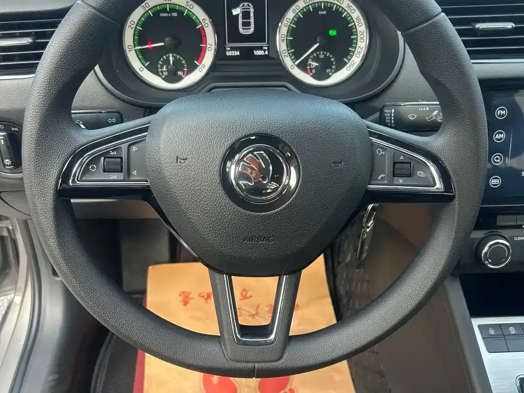 Skoda Octavia — фото 9