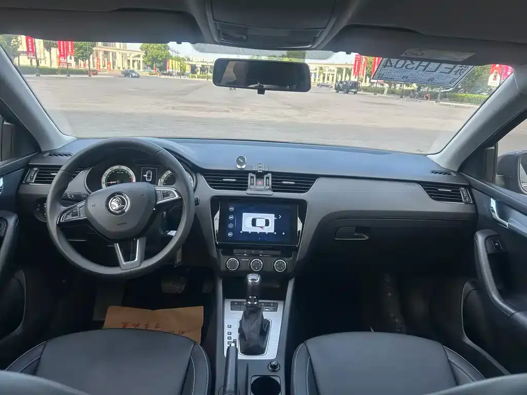 Skoda Octavia — фото 5