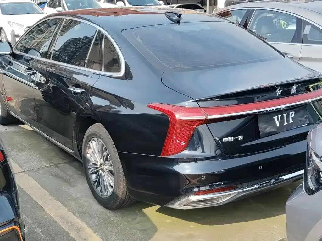 Hongqi H5 — фото 9
