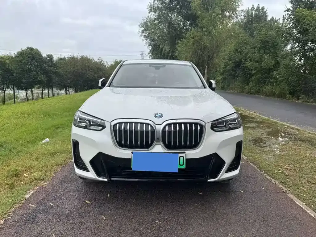 BMW iX3 — фото 9
