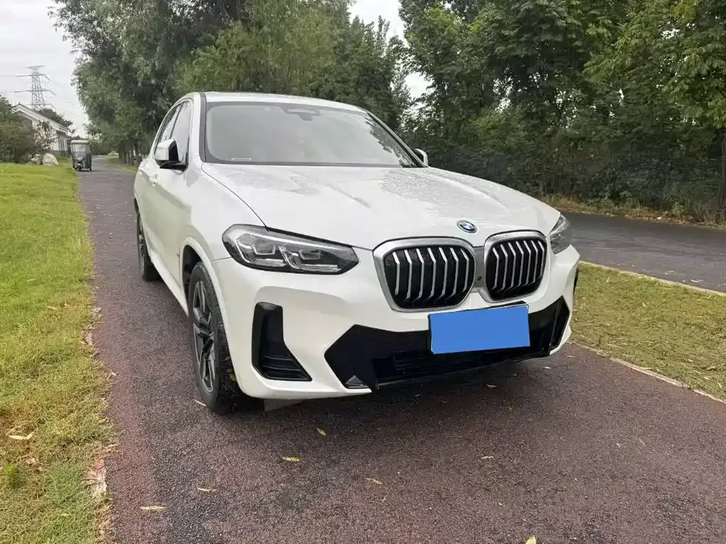 BMW iX3 — фото 8