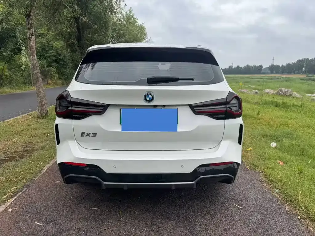 BMW iX3 — фото 2