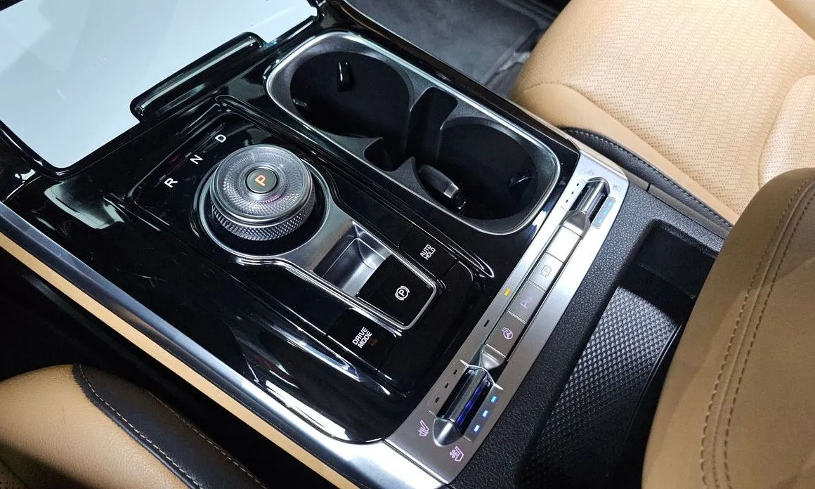 Kia Carnival — фото 10