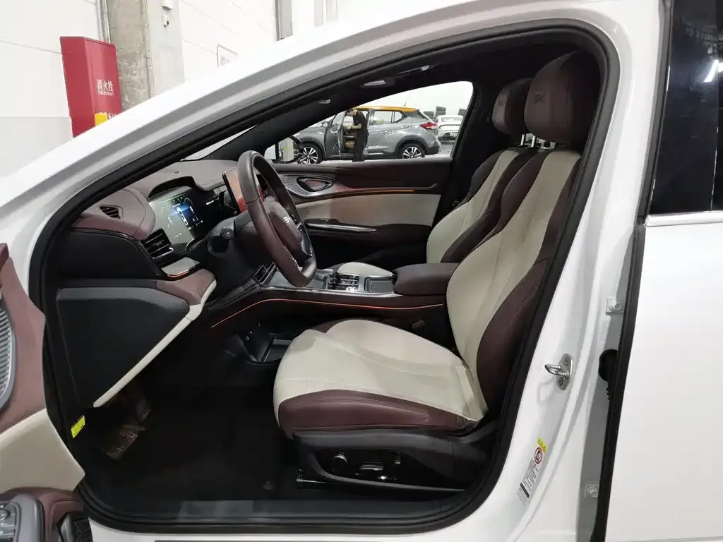 BYD Seal — фото 9