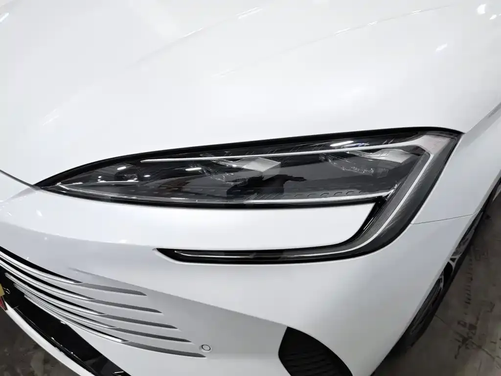 BYD Seal — фото 6