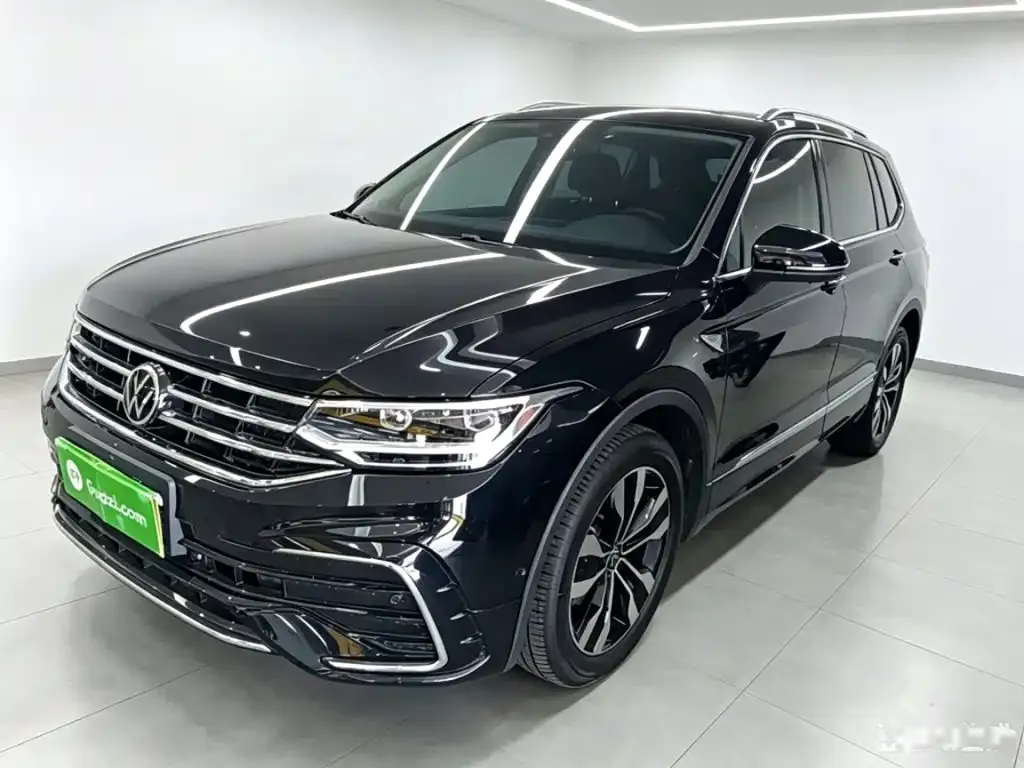 Volkswagen Tiguan L — фото 1