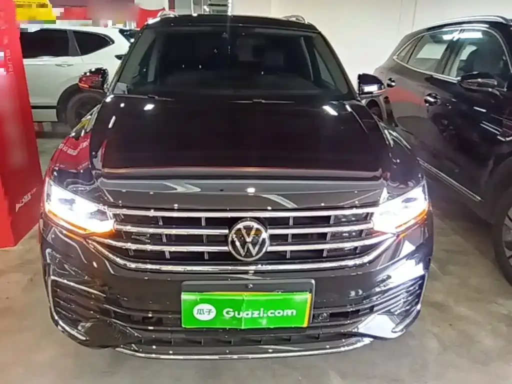 Volkswagen Tiguan L — фото 5