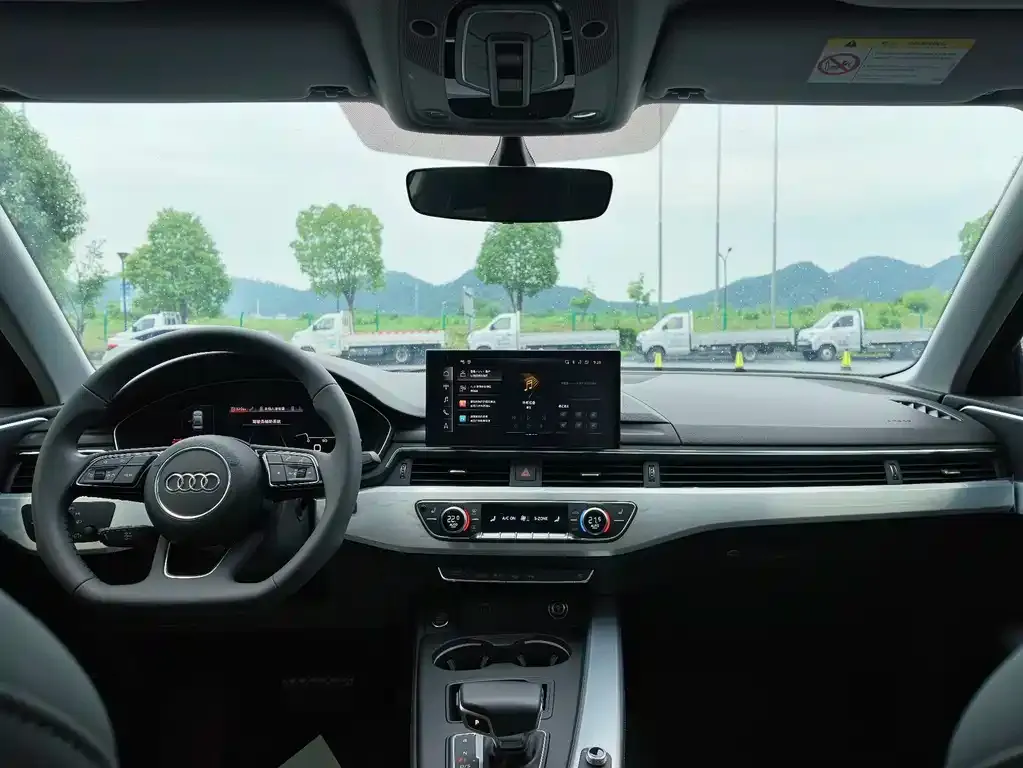 Audi A4L — фото 7