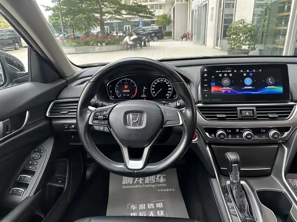 Honda Accord — фото 10