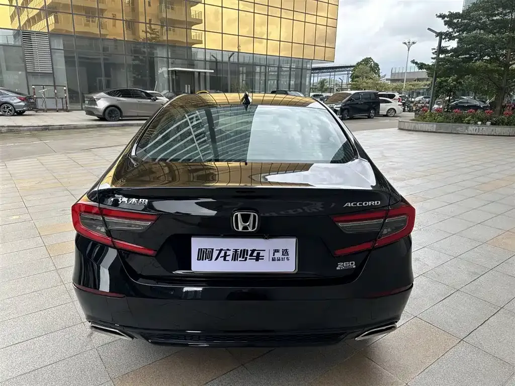 Honda Accord — фото 8