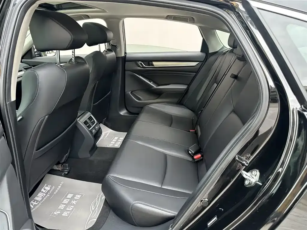 Honda Accord — фото 3