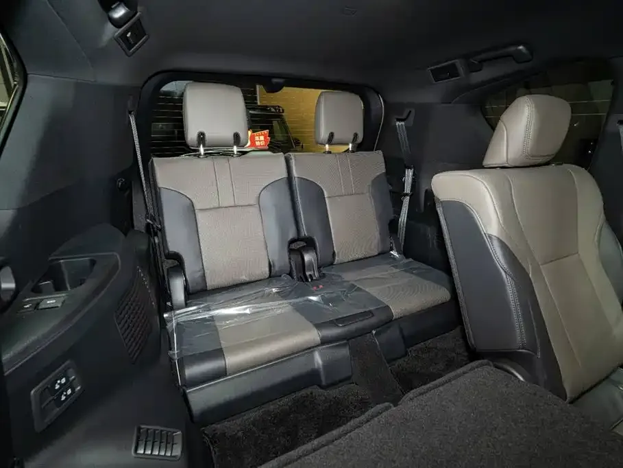 Lexus LX — фото 10