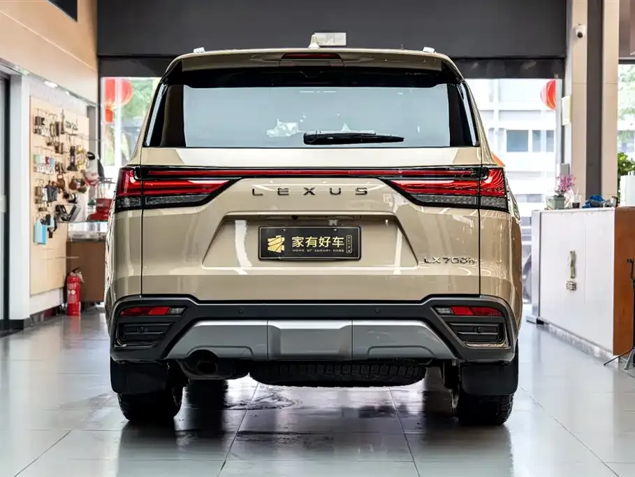 Lexus LX — фото 8