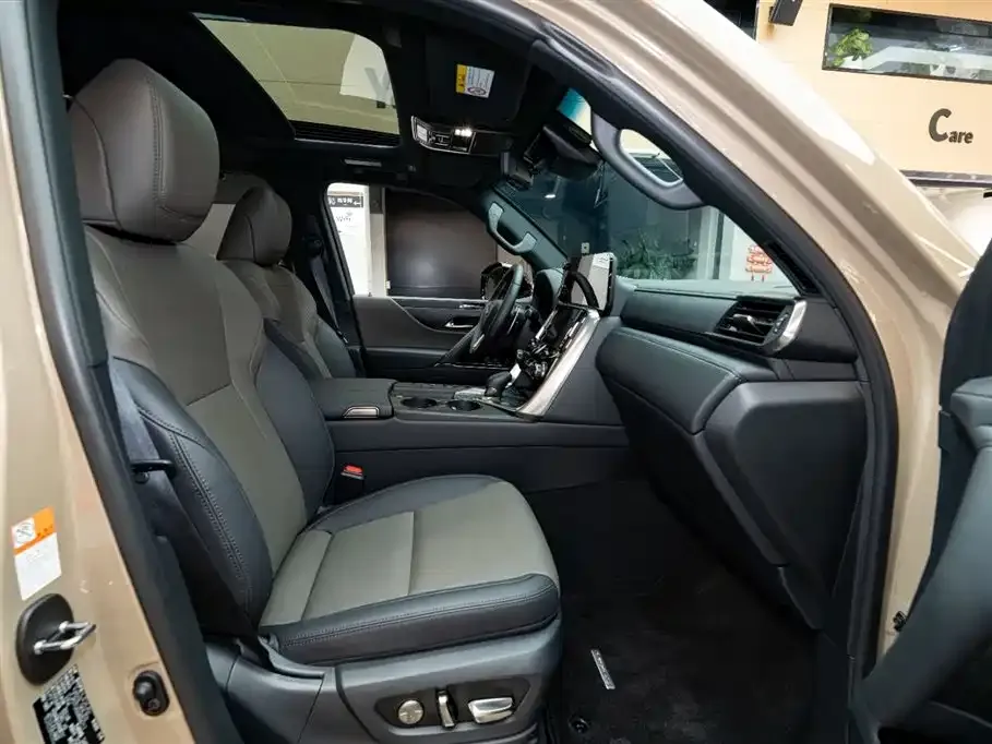 Lexus LX — фото 2