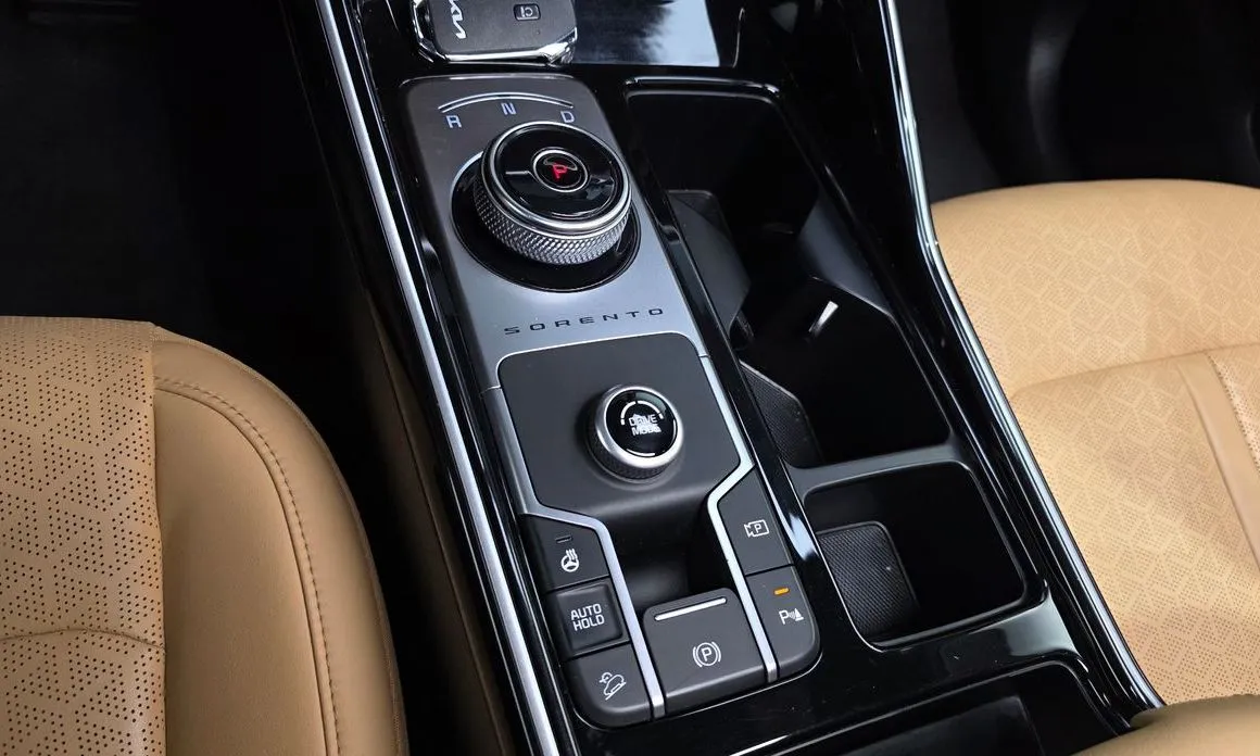 Kia Sorento — фото 5