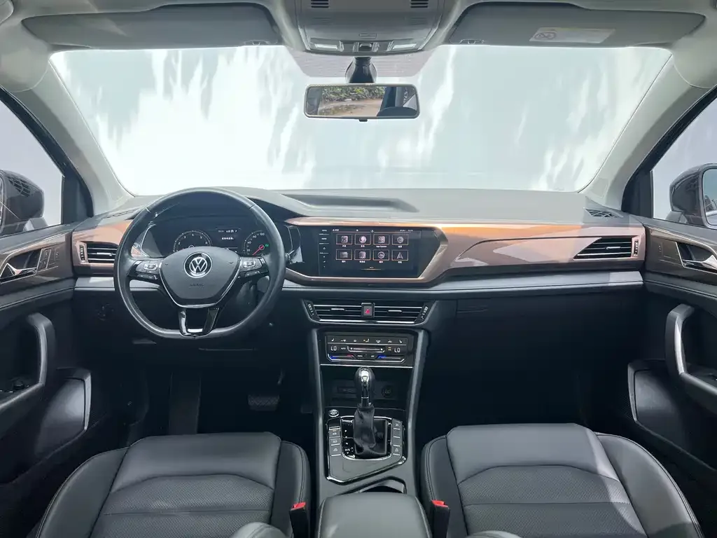 Volkswagen Tharu — фото 2