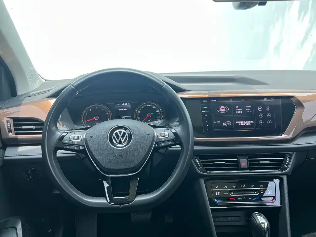 Volkswagen Tharu — фото 3