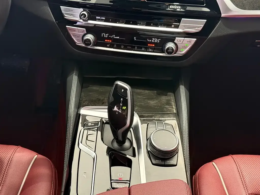 BMW 5 Series — фото 5