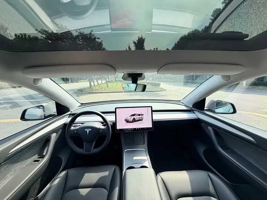 Tesla Model Y — фото 4