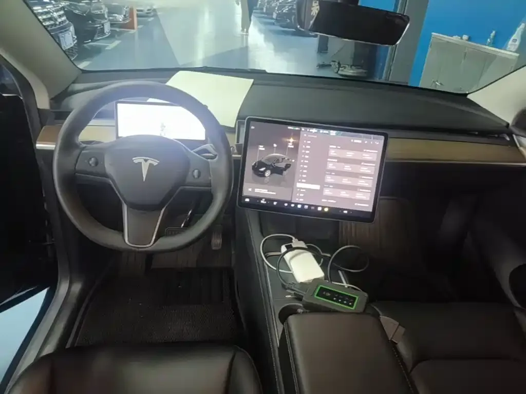 Tesla Model Y — фото 2
