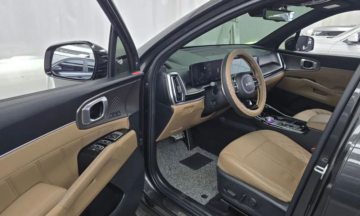 Kia Sorento — фото 7
