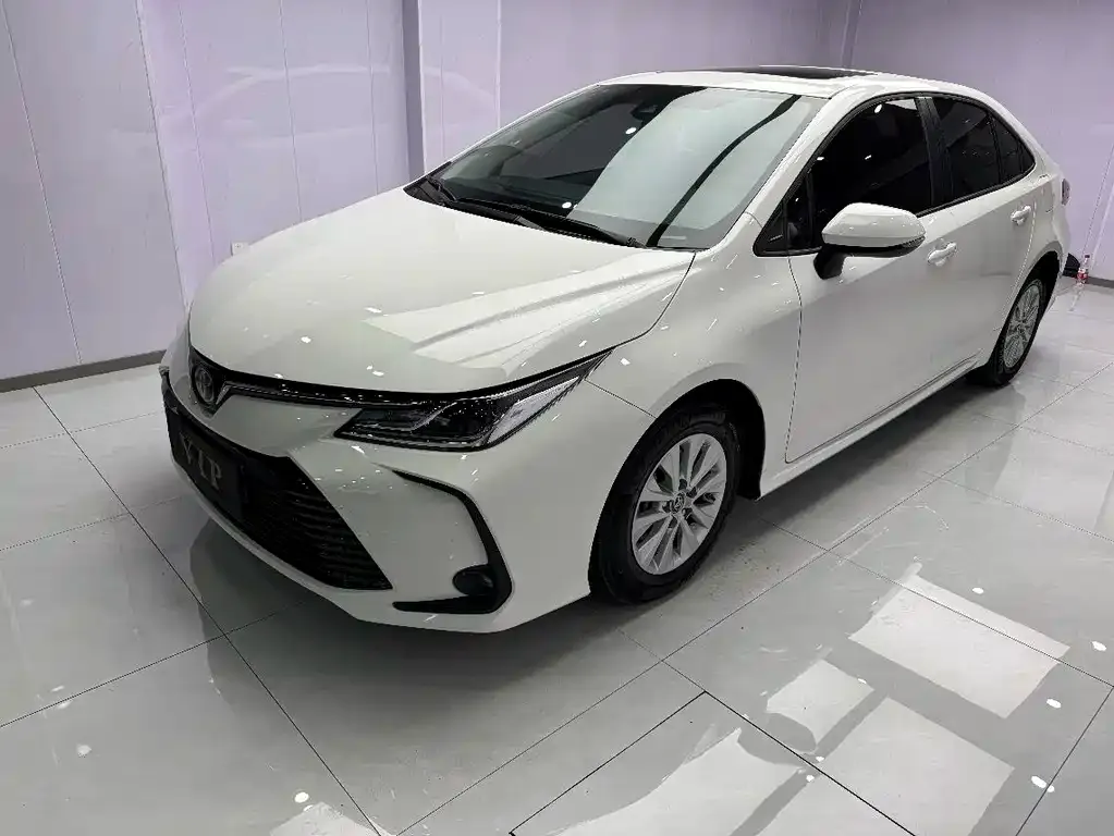 Toyota Corolla — фото 1