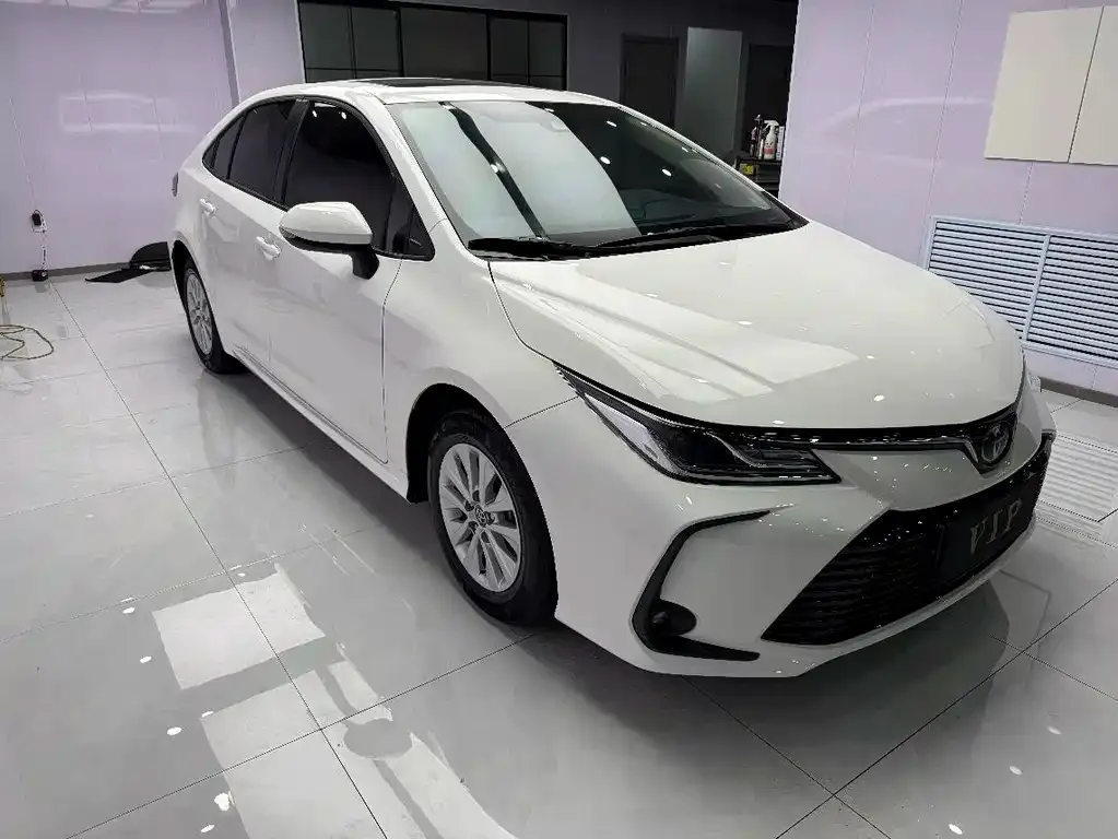 Toyota Corolla — фото 9