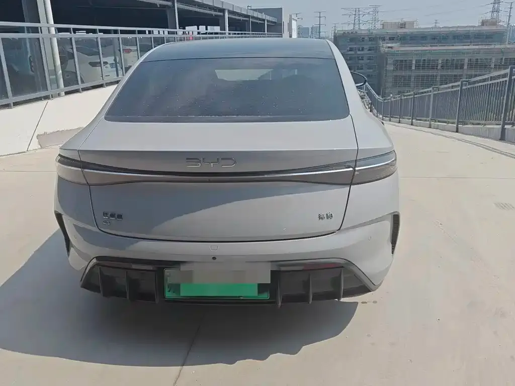 BYD Seal — фото 8