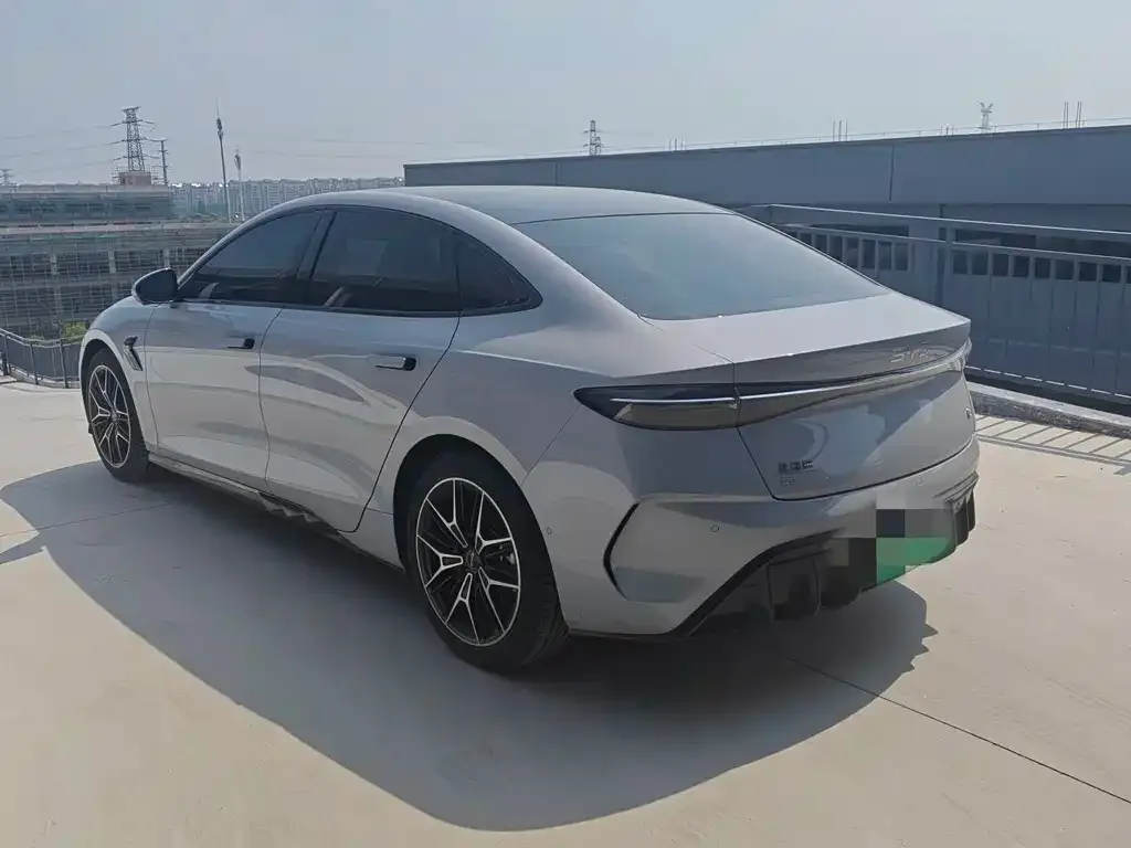 BYD Seal — фото 10