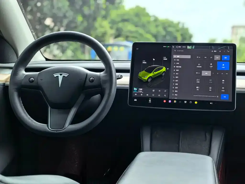 Tesla Model Y — фото 3