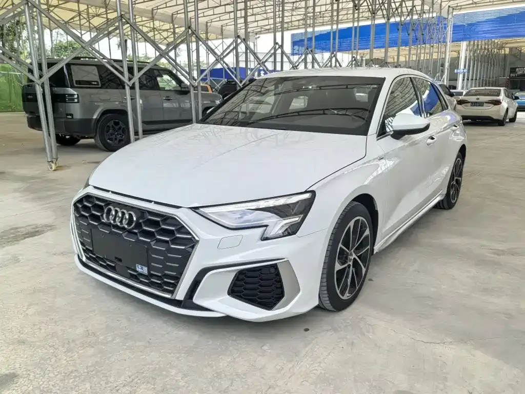 Audi A3 — фото 1