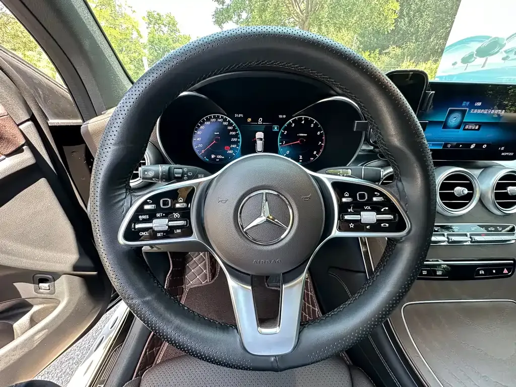 Mercedes-Benz GLC — фото 9