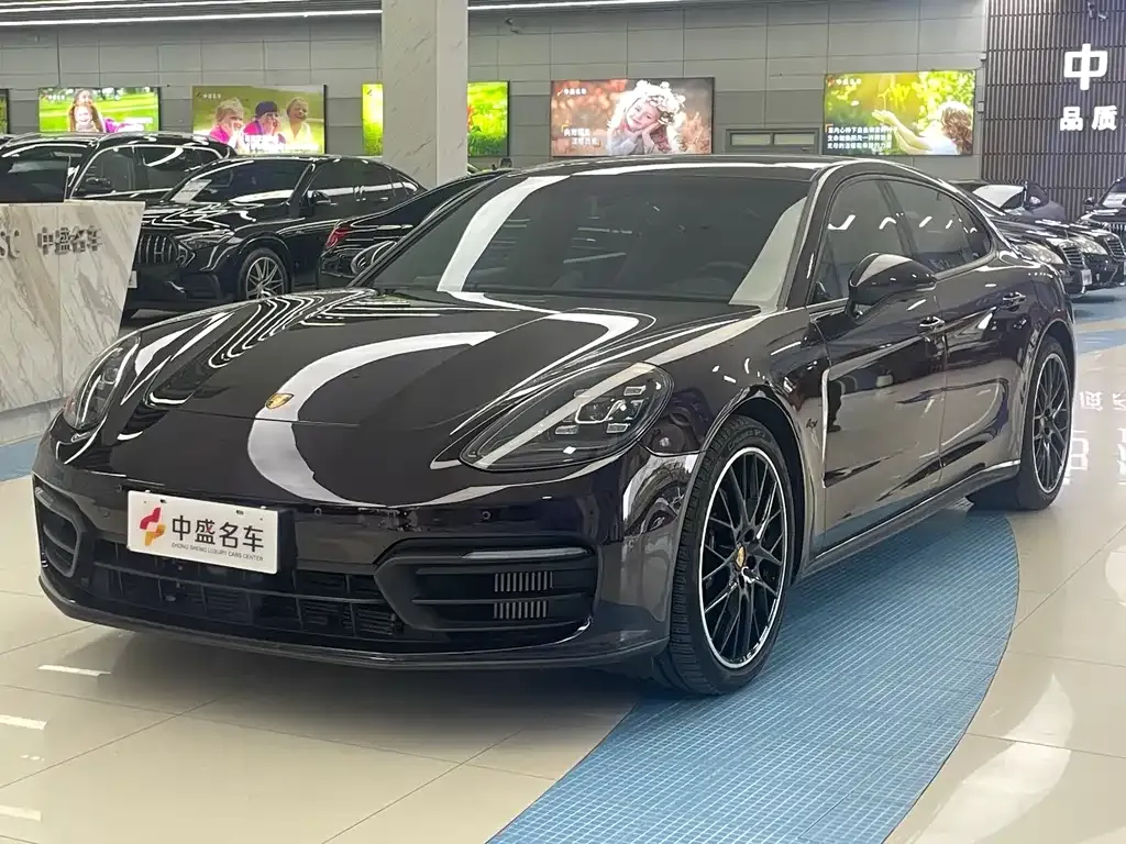 Porsche Panamera — фото 1
