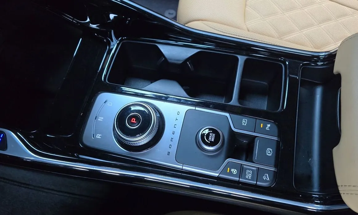 Kia Sorento — фото 6
