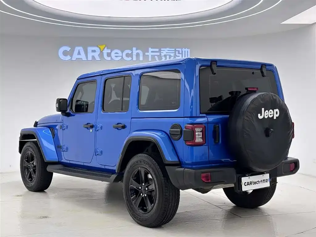 Jeep Wrangler 2023 из CN, фото 4