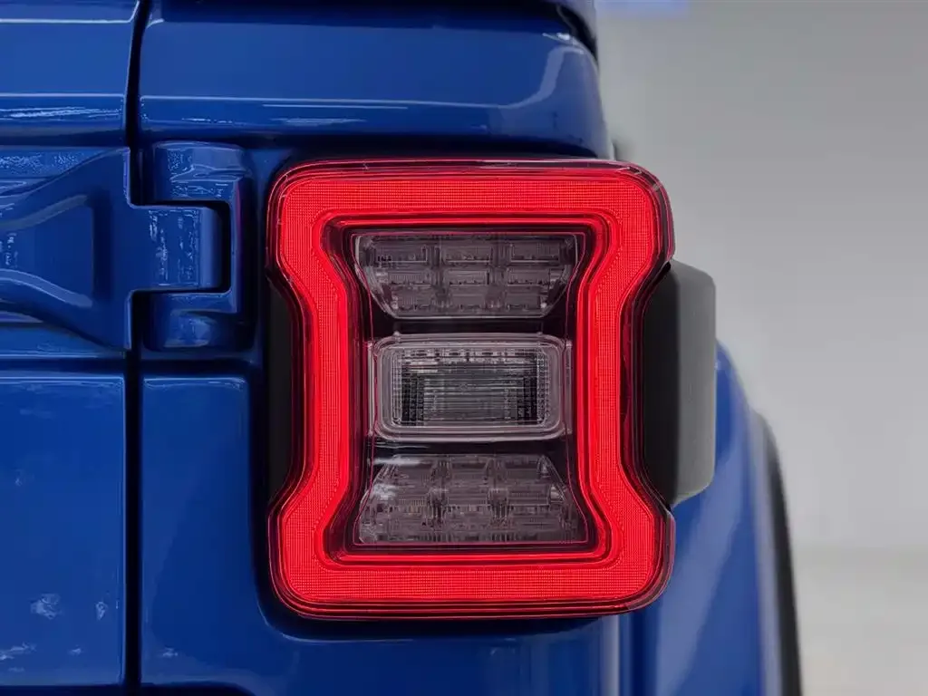 Jeep Wrangler 2023 из CN, фото 3