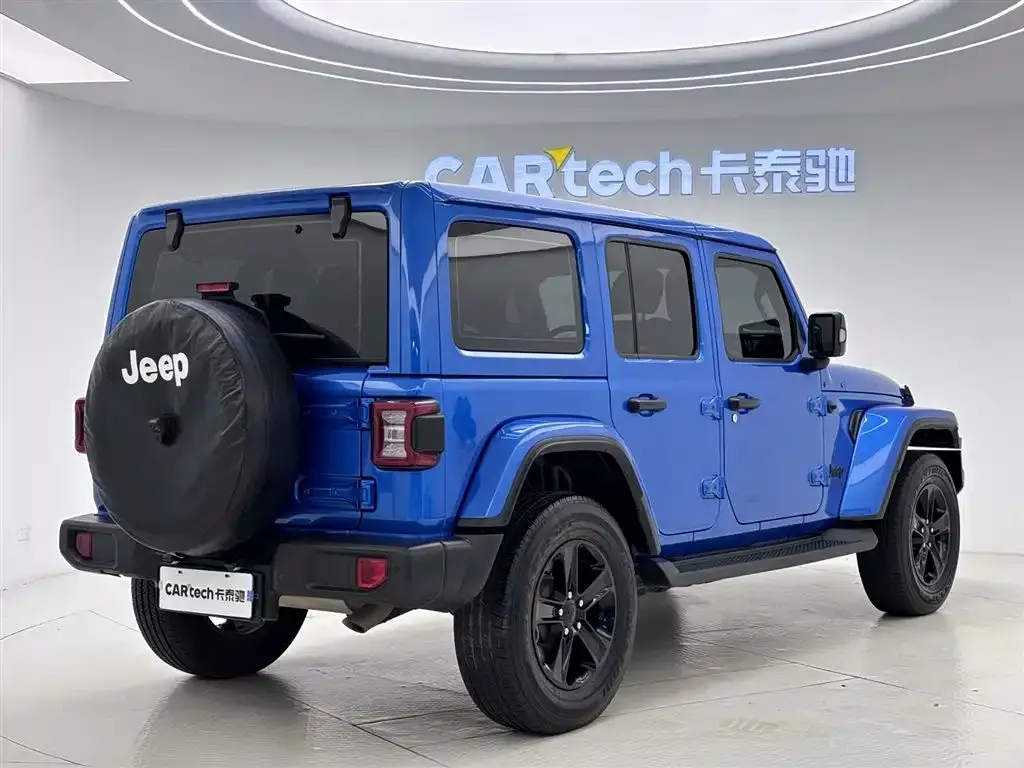 Jeep Wrangler 2023 из CN, фото 10