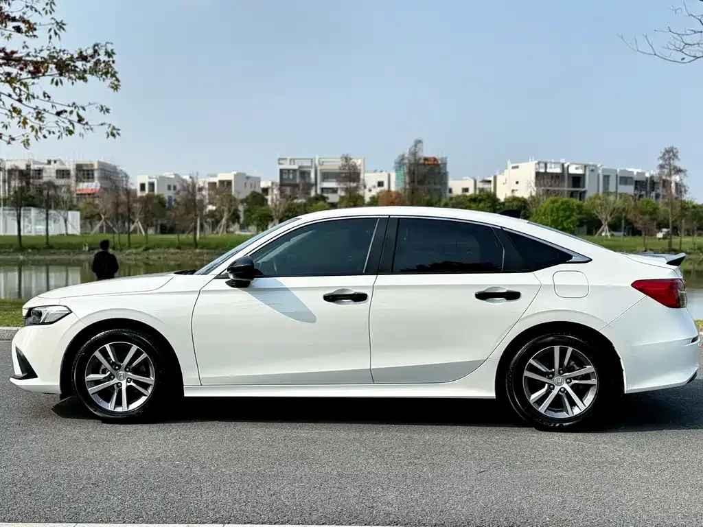Honda Civic — фото 10
