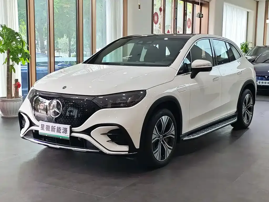 Mercedes-Benz EQE SUV — фото 1