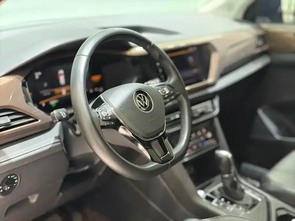 Volkswagen Tharu — фото 8