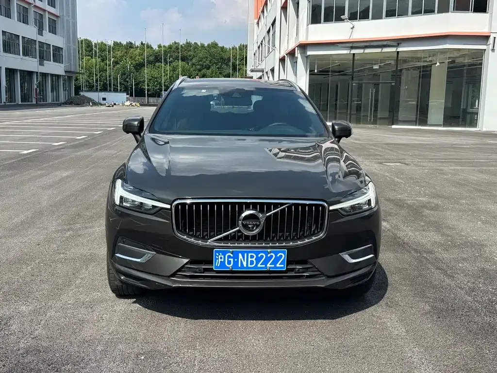 Volvo XC60 — фото 7